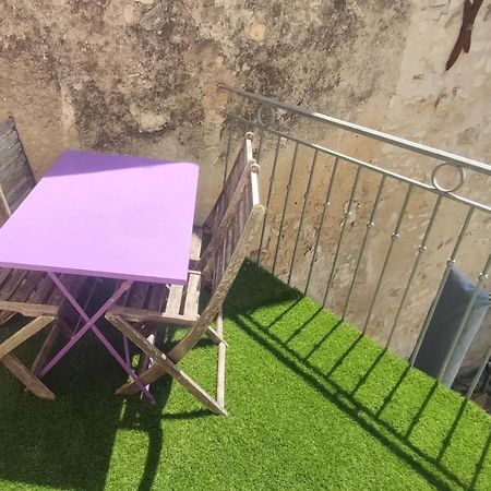T3 Avec Sa Terrasse Au Coeur Du Village Medieval Sauzet  Eksteriør bilde
