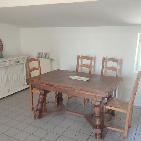 T3 Avec Sa Terrasse Au Coeur Du Village Medieval Sauzet  Eksteriør bilde