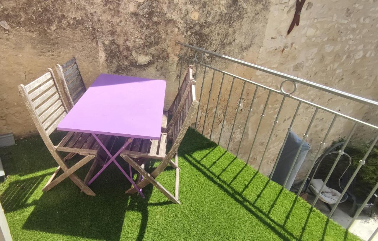 T3 Avec Sa Terrasse Au Coeur Du Village Medieval Sauzet  Eksteriør bilde